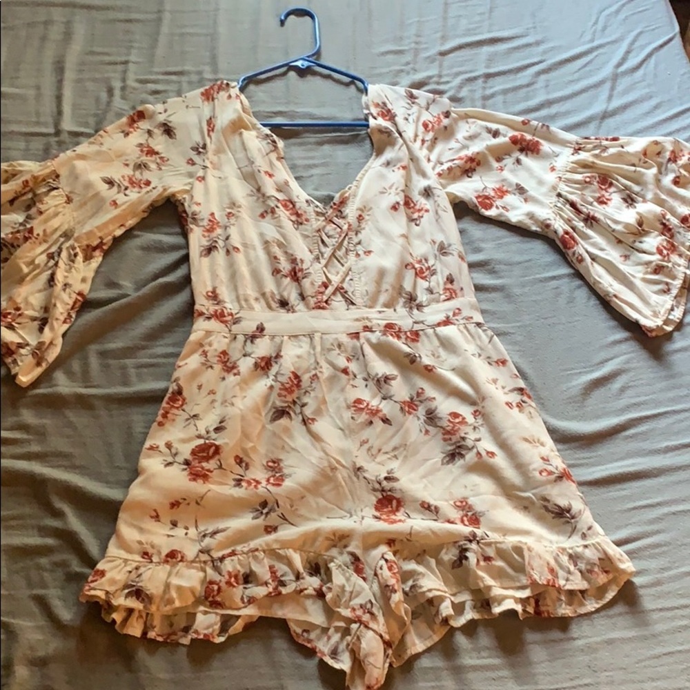 Very nice romper. Only wore once or twice!